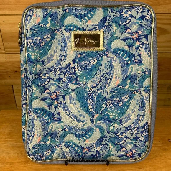 Lilly Pulitzer Portfolio Wave after Wave - Picture 1 of 4